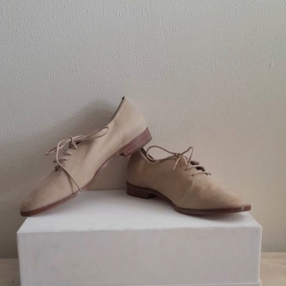Theory Shoes - Theory women’s flat dress shoes Oxford lace up linen leather tan beige